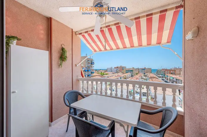 Apartamento en Santa Pola con Vistas al Mar y Piscina