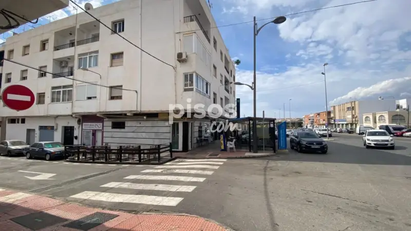 Piso en venta en Calle de Almería