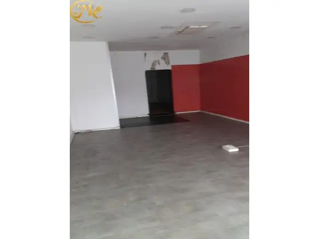 Local Comercial Cuatro Caminos Avenida Camilo Alonso Vega