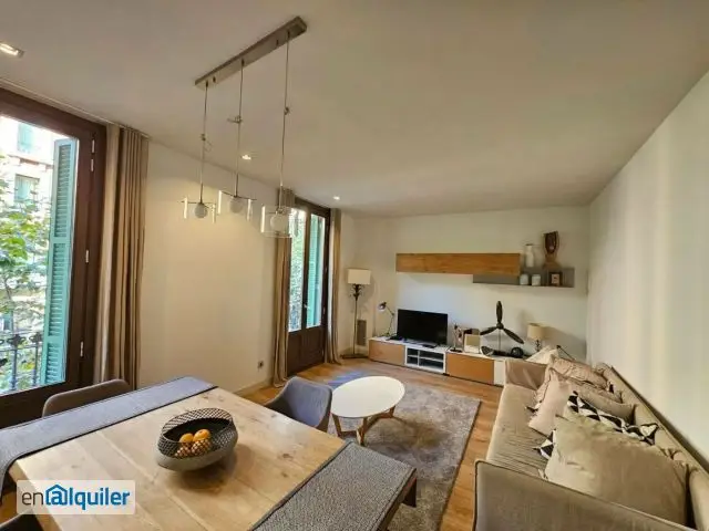Piso en Eixample Izquierdo 3 habitaciones dobles 2 baños Amueblado
