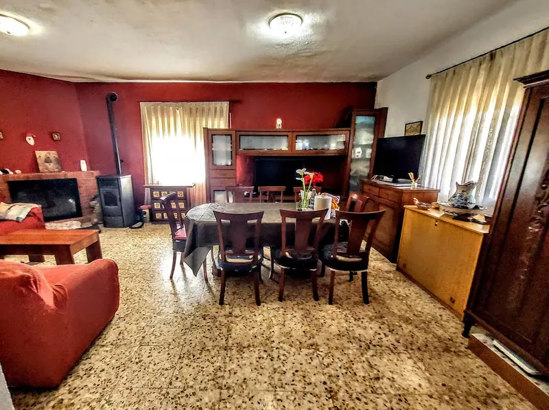 Chalet en venta en Montserrat Valencia 4 habitaciones 2 baños
