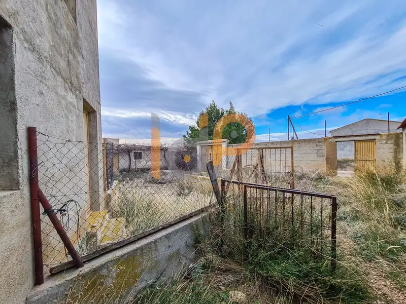 Venta Parcela con Edificacion en Chirivel