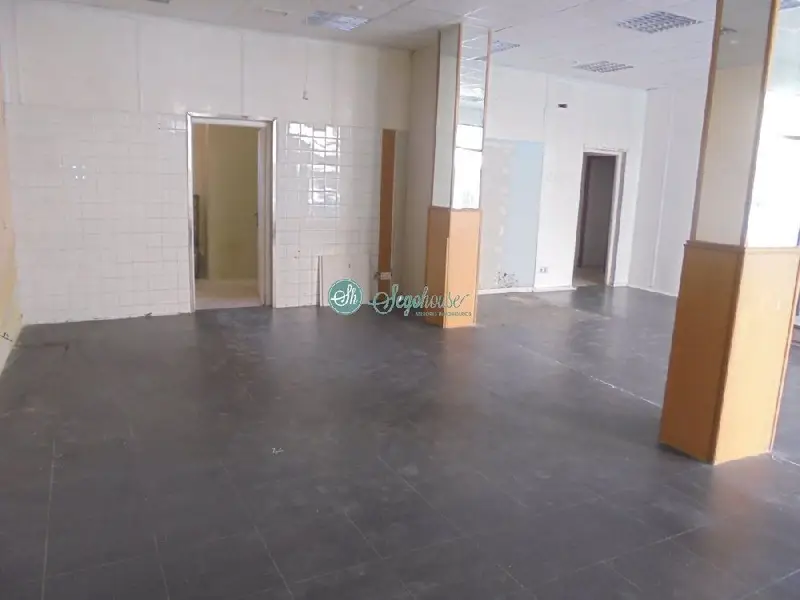 Venta Local Comercial San José San Millán Centro Segovia