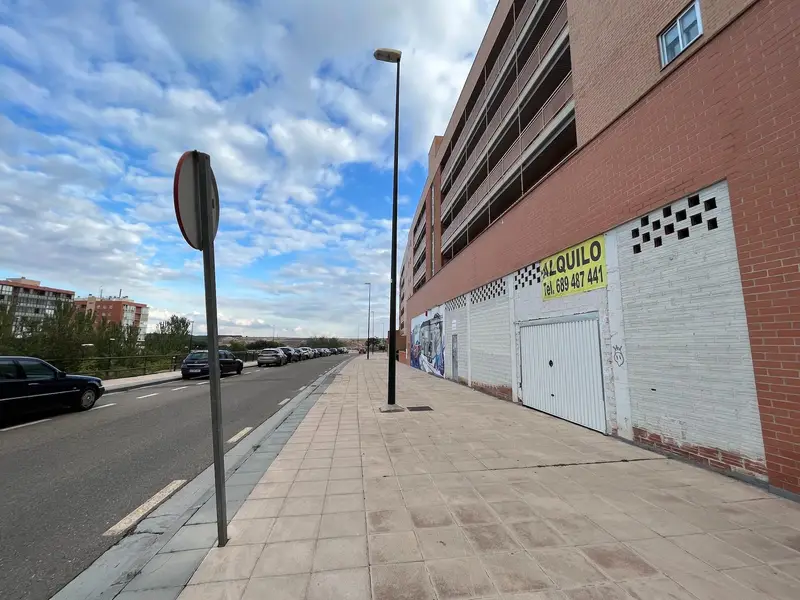 Venta Local Comercial Valdespartera Zaragoza 294m2