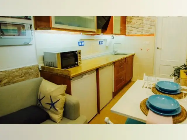 Estudio en Valencia: Amueblado y con Aire Acondicionado
