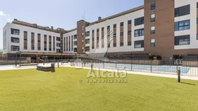 Piso en Venta Alovera con Piscina y Garaje
