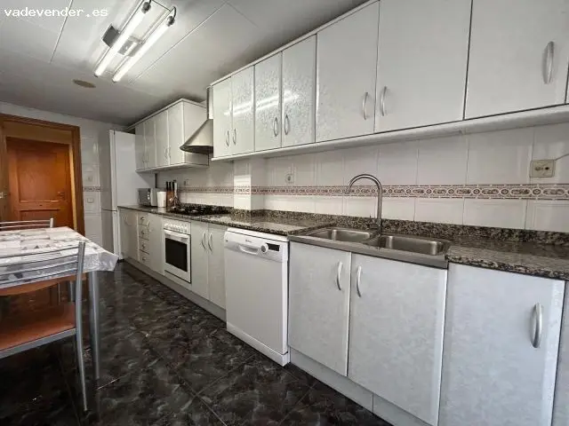 Piso 4 habitaciones Amposta Parking VPO Centro