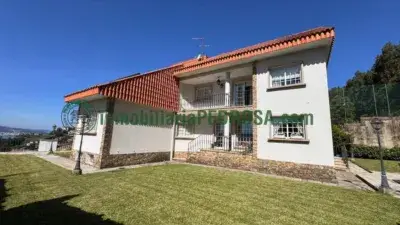 Chalet en Poio con Piscina Privada y Jardin