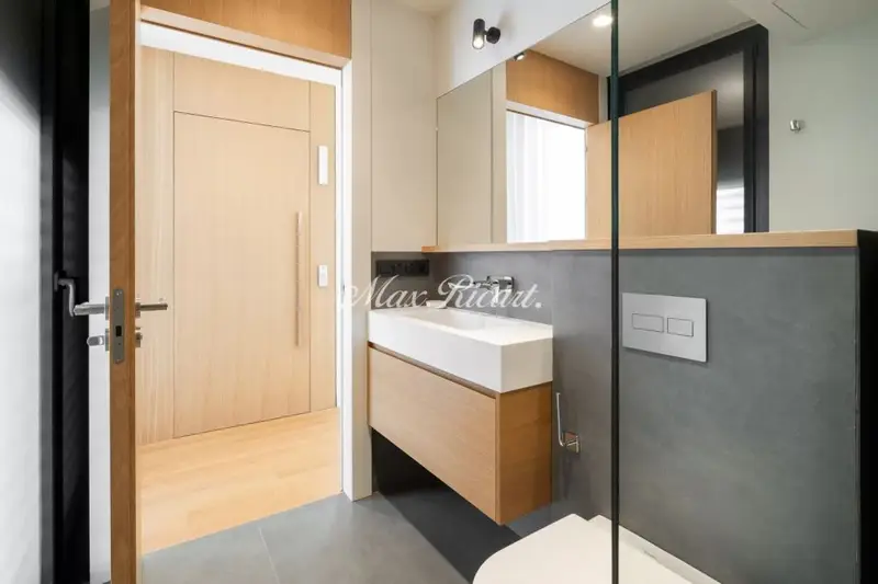 Casa de Lujo con Piscina Privada en Sarria