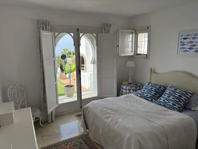 Villa de Lujo en Puerto Banus Marbella 3 Dormitorios 3 Banos Primera Linea Playa