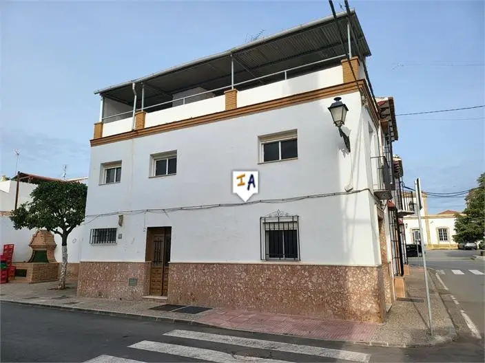 Casa Adosada en Bobadilla de Estacion con Terraza Privada