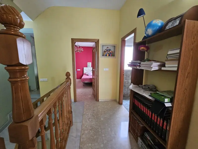 Casa en Venta Villalonga Valencia 195m2 Tres Plantas