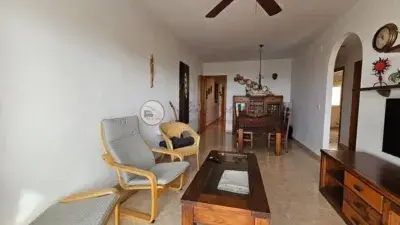 Apartamento en Torrox Costa con Vistas al Mar