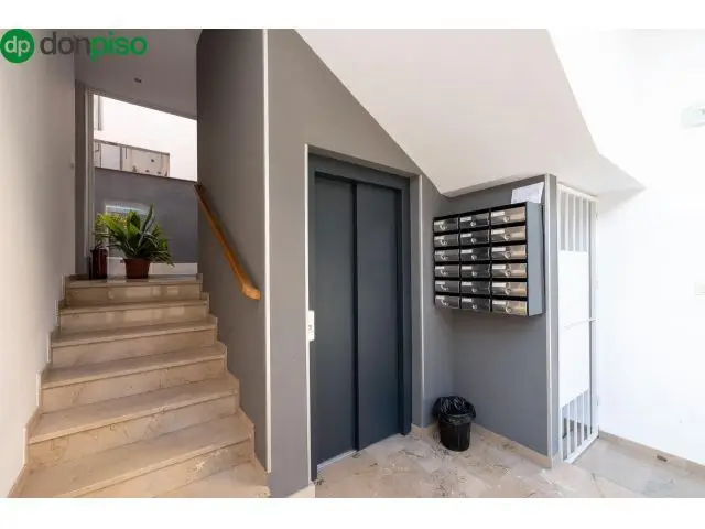 Piso 2 Dormitorios Garaje Trastero Patio Reformable