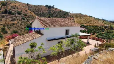 Chalet en venta en La Herradura con vistas al mar