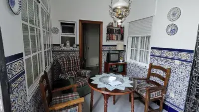 Casa adosada en venta en Zona Centro. Cercana Al Ayuntamiento