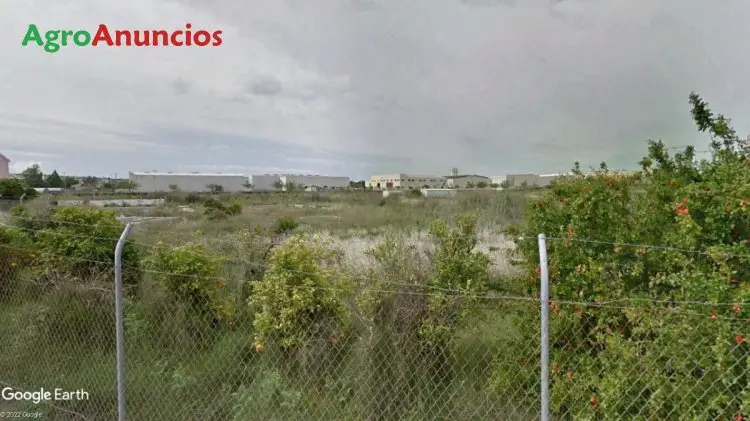 Venta  de Finca con suelo urbanizable industrial en Alicante