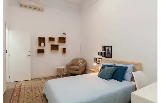 Habitaci
ón 200m
² Barcelona Alquiler Larga Temporada