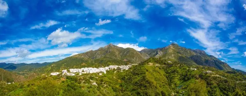 Apartamentos en Venta en Istan Malaga 3 Dormitorios