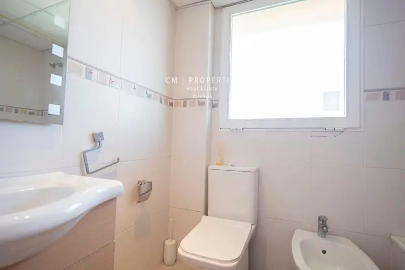Ático Dúplex en Torrefiel Valencia con Terraza Garaje y Trastero