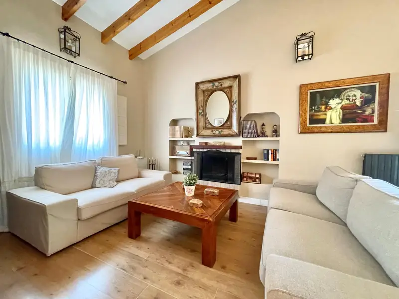 Venta Chalet con Piscina en Urbanizacion Terol Tibi