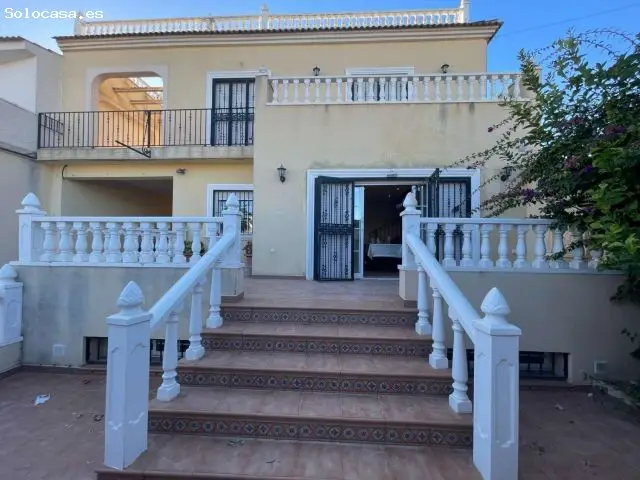 Villa de 4 Dormitorios con Piscina Privada en Las Salinas