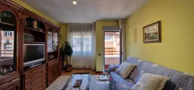 Piso Estudiantes Calle Fuertes Acevedo 3 habitaciones 2 baños