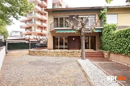 Casa en la Playa Levante 5 Dormitorios 2 Baños Jardin Garaje