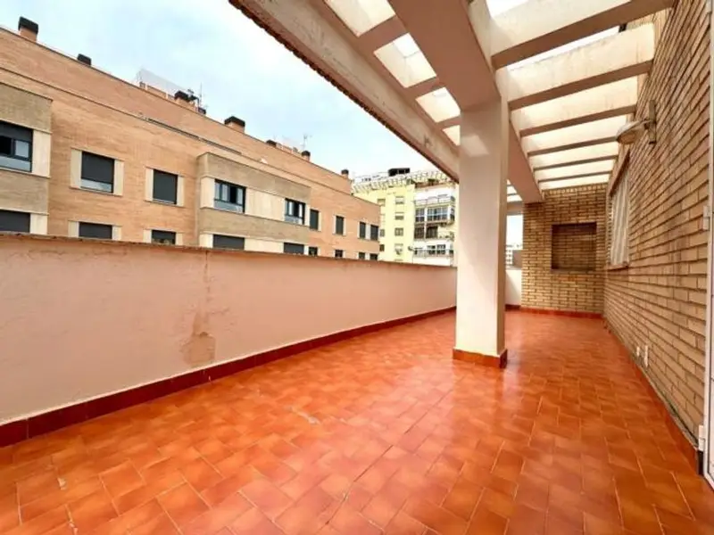 Ático de Lujo en Almería Centro para Reformar 250m2 5 Dorm 3 Baños