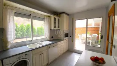 Chalet en venta en Calle Q, 80, cerca de Calle de la A