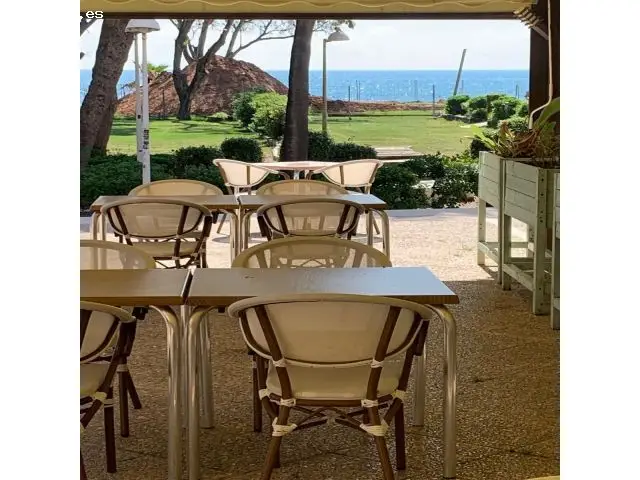 Restaurante en Venta Primera Linea Playa Marina Dor