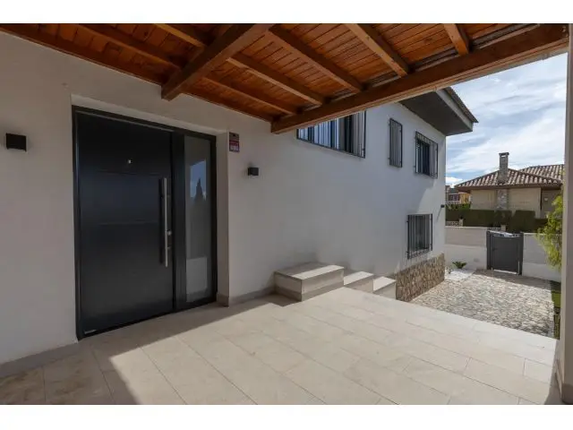Casa en El Puntal Padules con Piscina y 4 Dormitorios