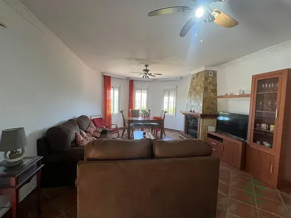 Chalet independiente en Viñuela con piscina y vistas al Monte Maroma