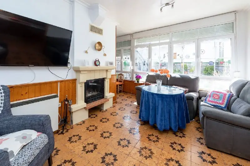 Casa con Chimenea en Centro de Dúrcal 6 Dormitorios 2 Baños
