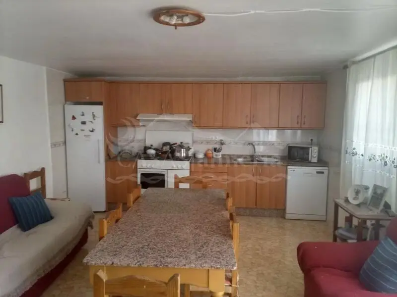 Casa de Pueblo con Apartamento 3 Dormitorios La Hoya