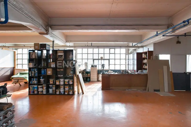 Pabellon Industrial Bilbao Almacén Oficinas Vestuarios