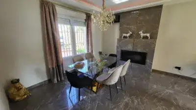 Chalet de Lujo en Urbanizacion Pino Grande Cerca de Sevilla