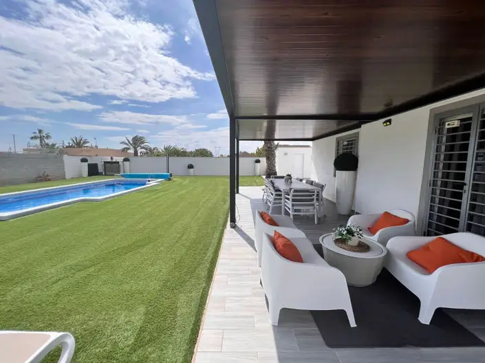 Villa 3 Dormitorios en Venta Cerca del Mar