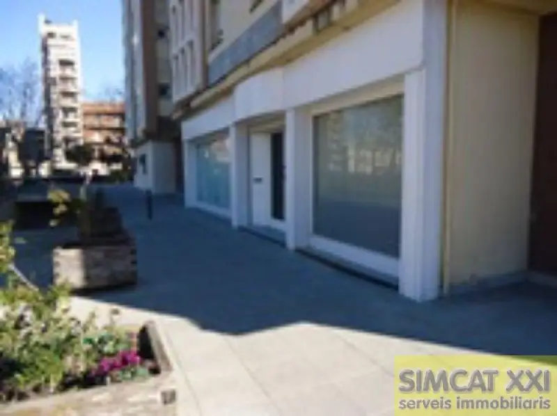 Venta Local Comercial 3 Habitaciones Figueres