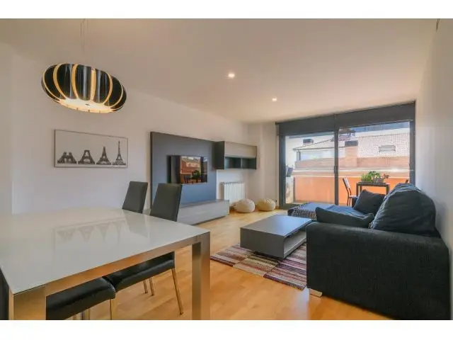 Piso Impecable Les Bases Manresa 3 habitaciones terraza parking