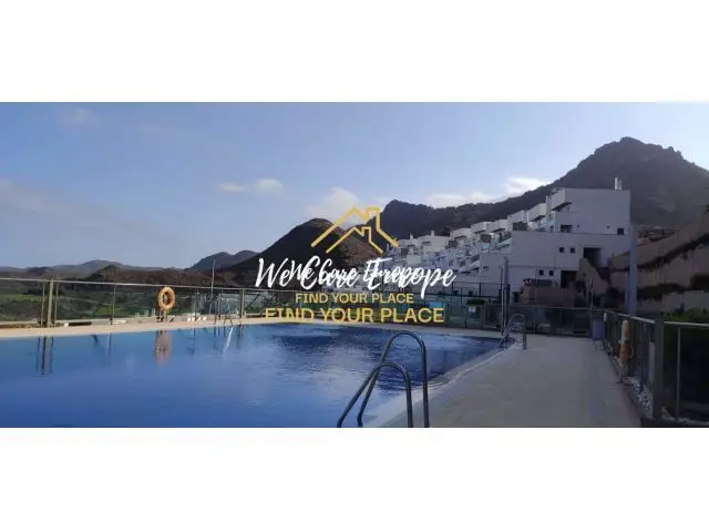 Apartamento en Pulpí con Vistas Panorámicas y Piscina