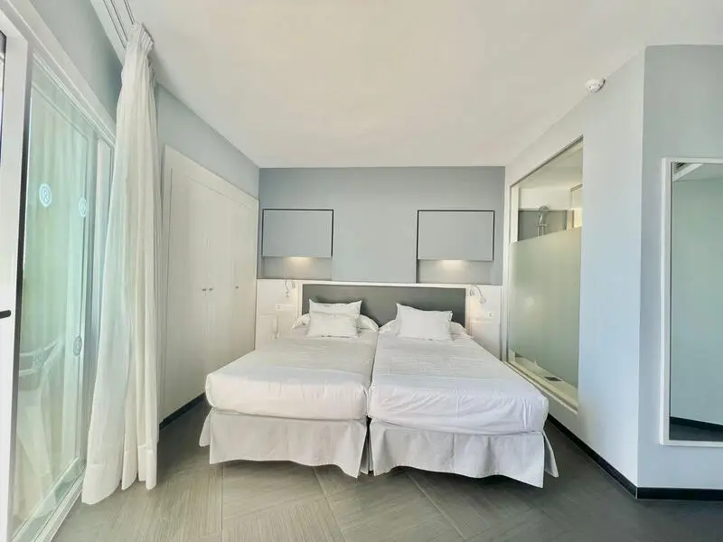 Estudio en Primera Linea de Playa Fuengirola Inversión Hotelera