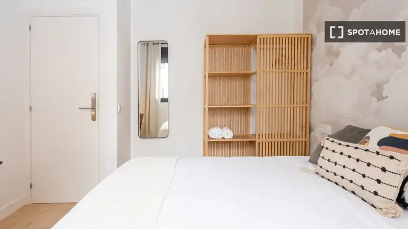 Habitación moderna en piso de 2 habitaciones en Coliving
