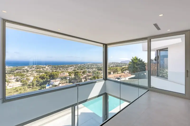 Villa de Lujo con Vistas al Mar en Benimeit