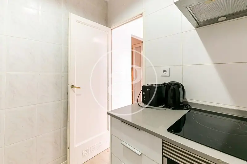 Apartamento en alquiler en Barcelona 3 dormitorios 1 ba
