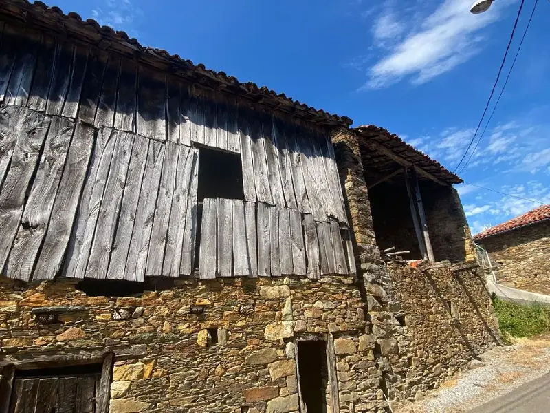 Casa en venta en Salas Asturias 3 dormitorios para reformar
