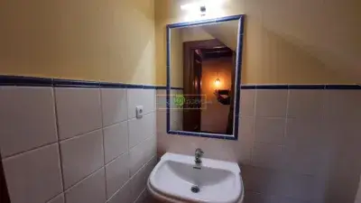 Chalet Pareado en Venta 194m2 3 Dormitorios 2 Baños Garaje
