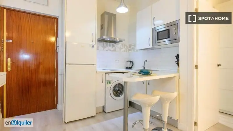 Estudio en alquiler en Embajadores