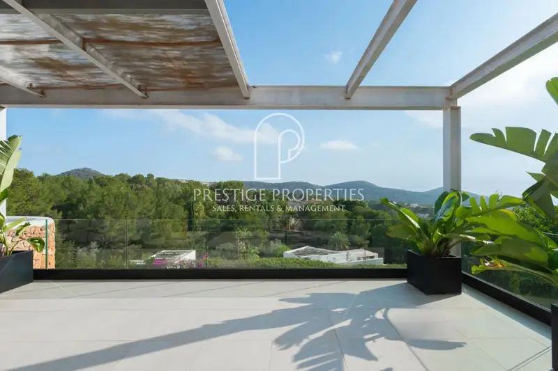 Villa de Lujo en Can Furnet Ibiza con Vistas al Mar y Licencia de Alquiler
