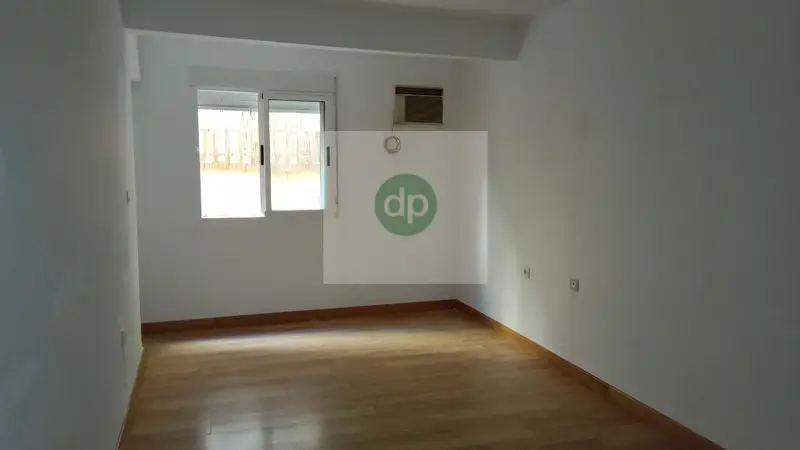 Piso en Venta en Badajoz 3 Dormitorios Patio Reformado